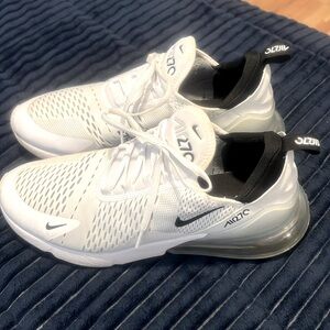 Nike Air Max 270
